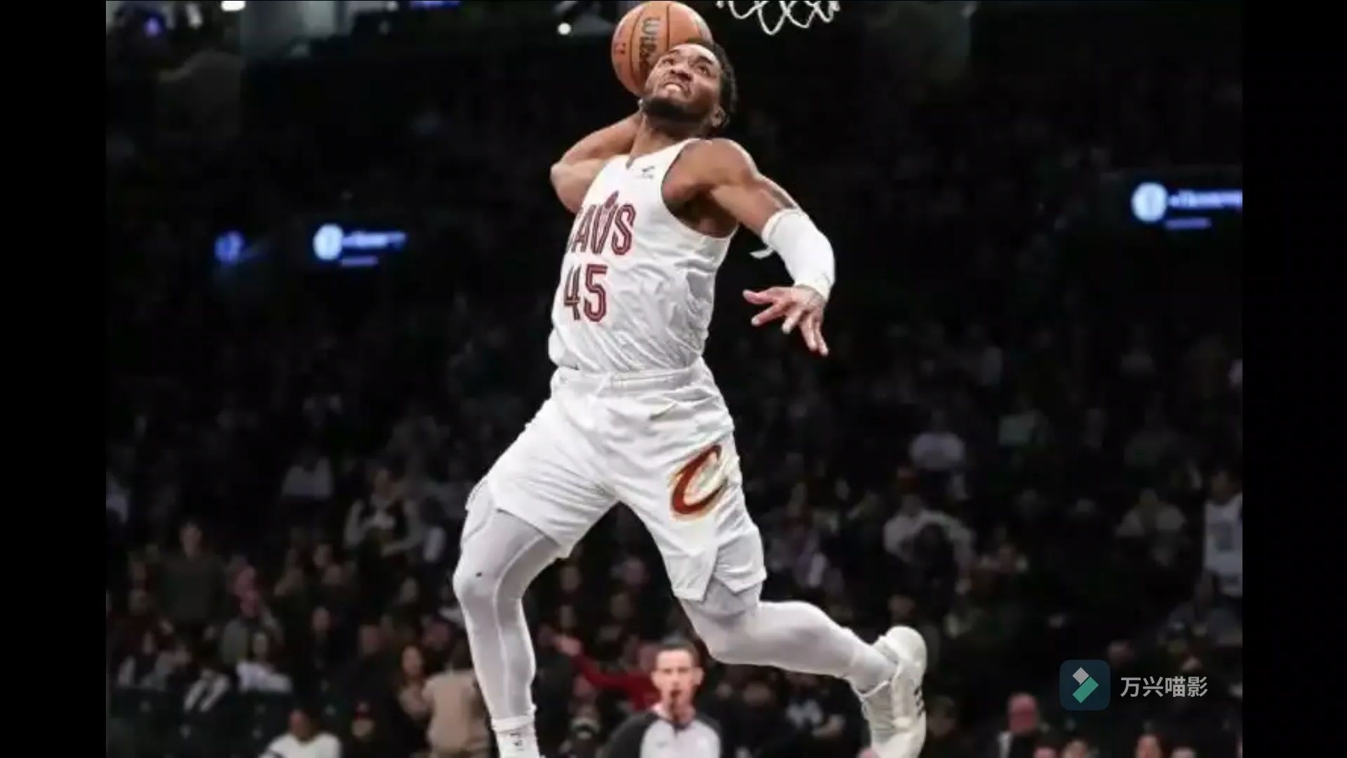 鱼缸论继续！霍伊伦双响助球队回榜首，头顶脚踢荣膺全场最佳