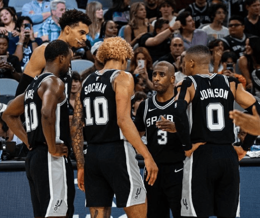 爵士116-114险胜独行侠终结5连败，马尔卡宁33分，弗拉格空砍26+10+8