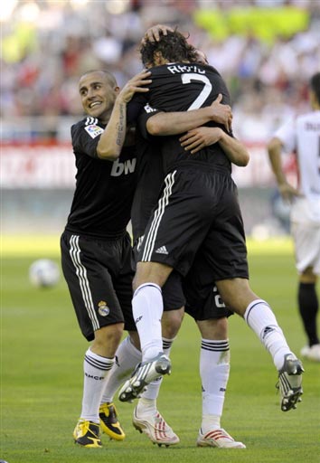 罗马诺：皇马对尼科-帕斯有三项回购条款，未来三个夏窗有效