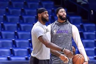 看视频，文班亚马的三分球不会是刘易斯教的吧？