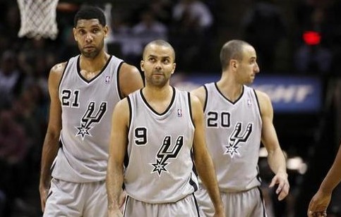 详解棒球规则中的“满垒保送”判定当投手失去准星时的心态