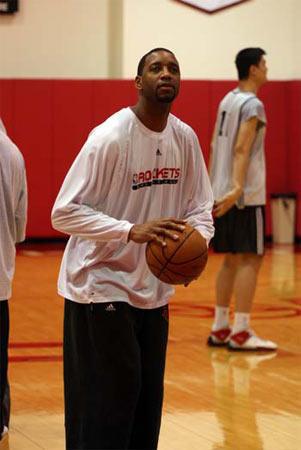 那一晚，牛棚撑住了一切