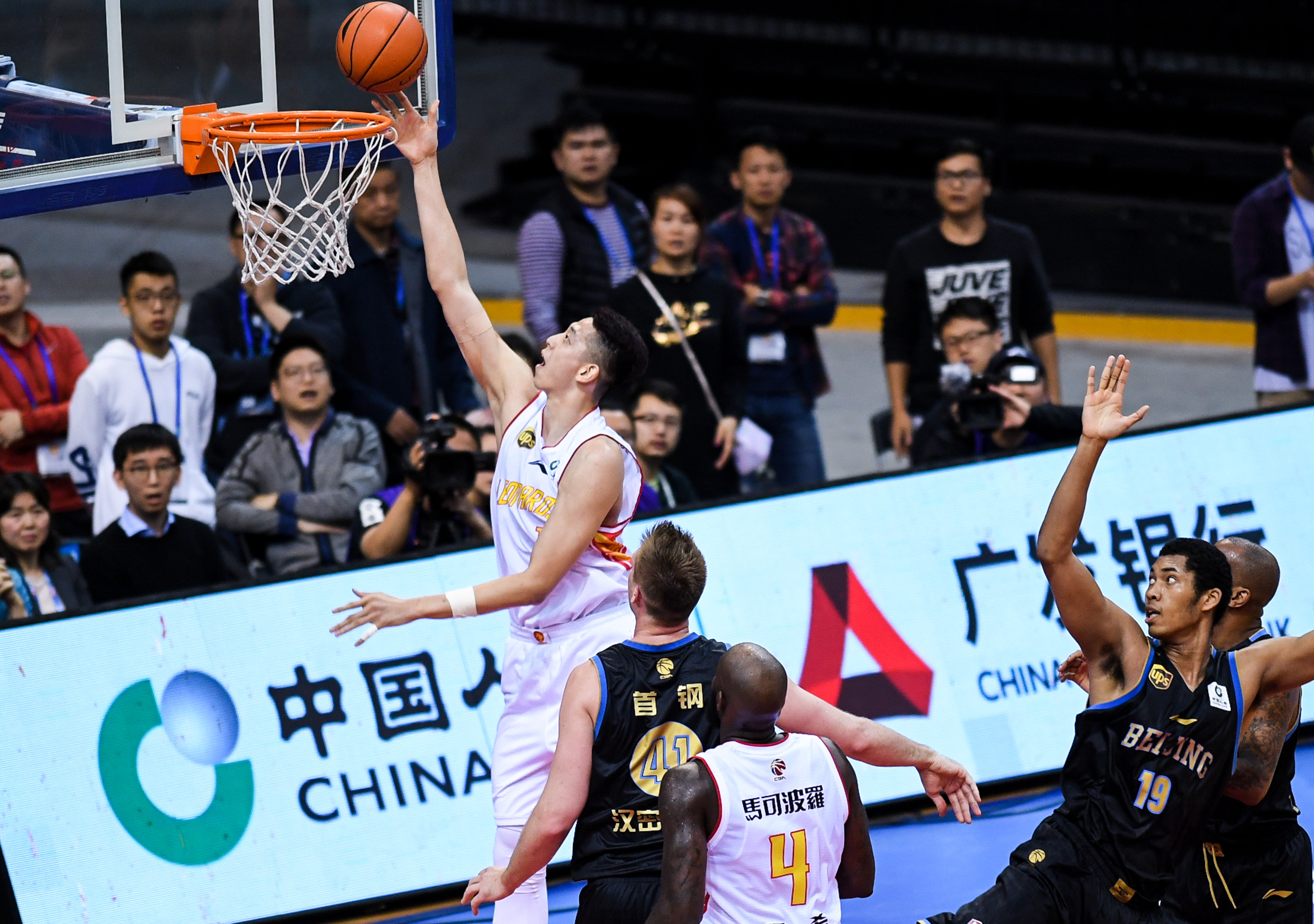 首曝8日后，腾讯《最终幻想14》手游开启首次测试招募