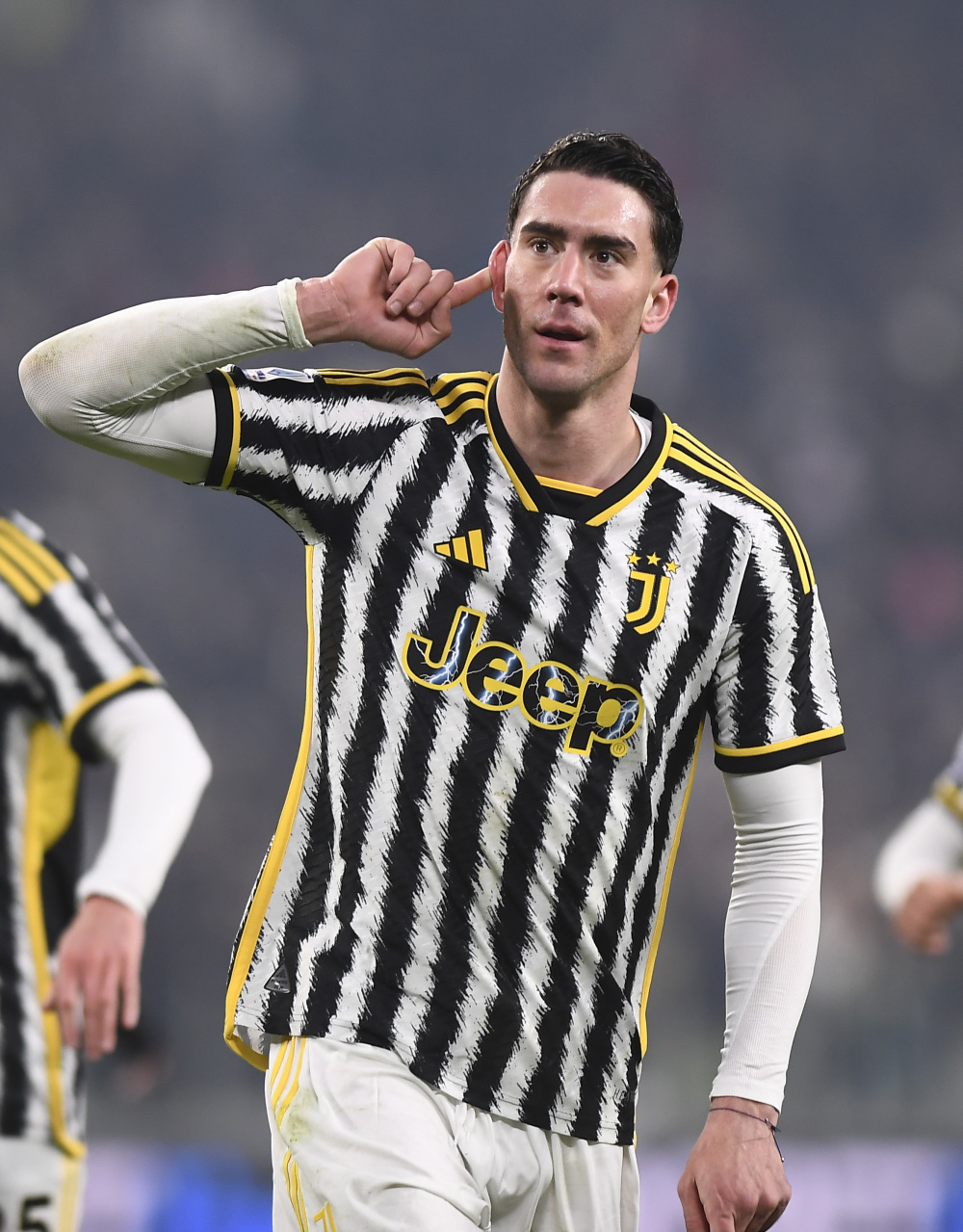 哈兰德连续3场哑火，恩佐94分钟绝平！曼城1-1切尔西，阿森纳收礼